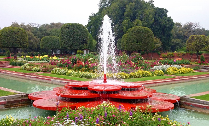 Water-Fountain-Mughal-Garden