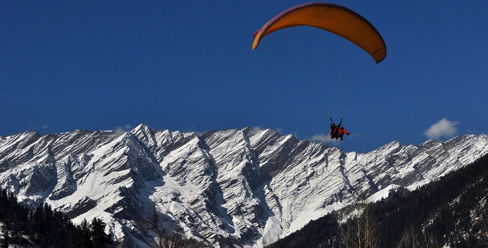Paragliding at solan valley manali