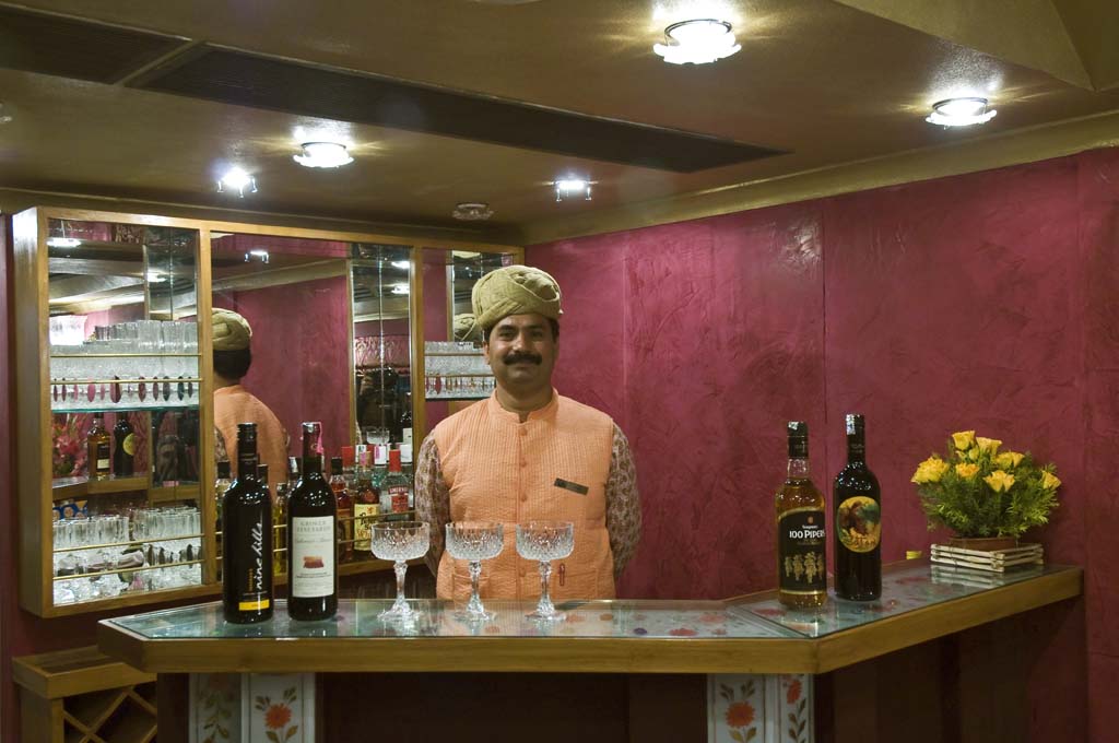 Bar Lounge Royal Rajasthan on Wheels Train Tour India