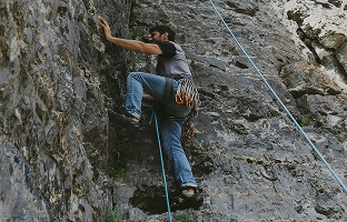 rock-climbing-Munnar