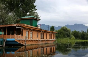House-boat