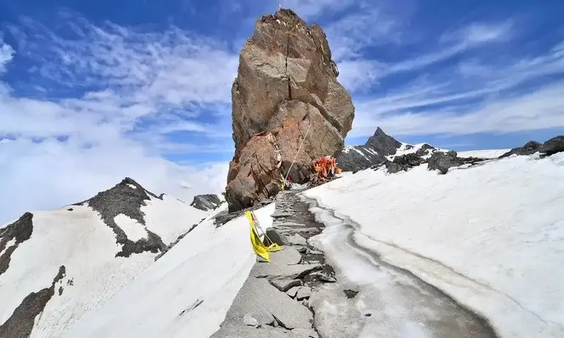The Shrikhand Mahadev Peak : A Rendezvous With God Himself