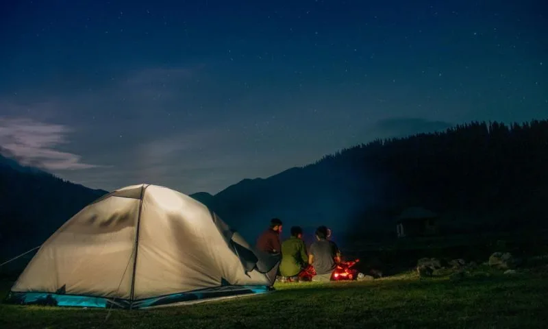 zelt 6 personen amazon 6-7 Personen, 4000 mm Wassersäule & eingenähte Bodenwanne, Stehhöhe, Eingang mit Fliegengitter, Sonnendach & Privatsphäre-Trennvorhang, XXL Camping Tent Berghaus Tent Cancer Council vela sombra Größe:450 x 300 cm