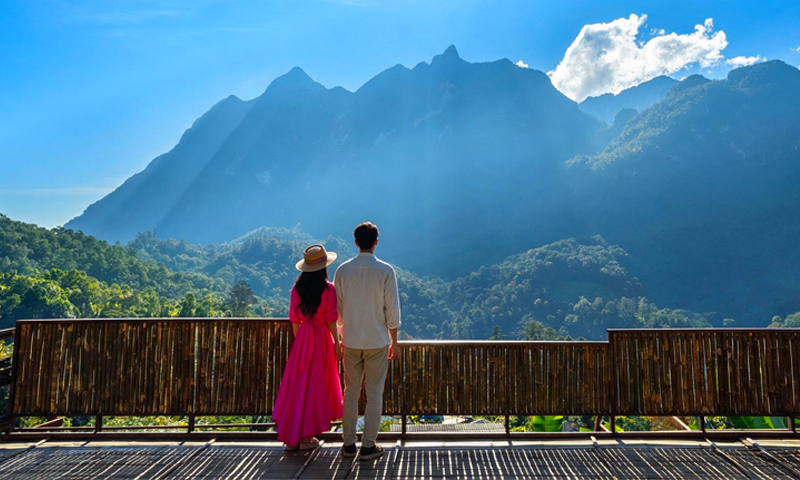 16 Best Romantic Hill Stations in India for Honeymoon Holidays